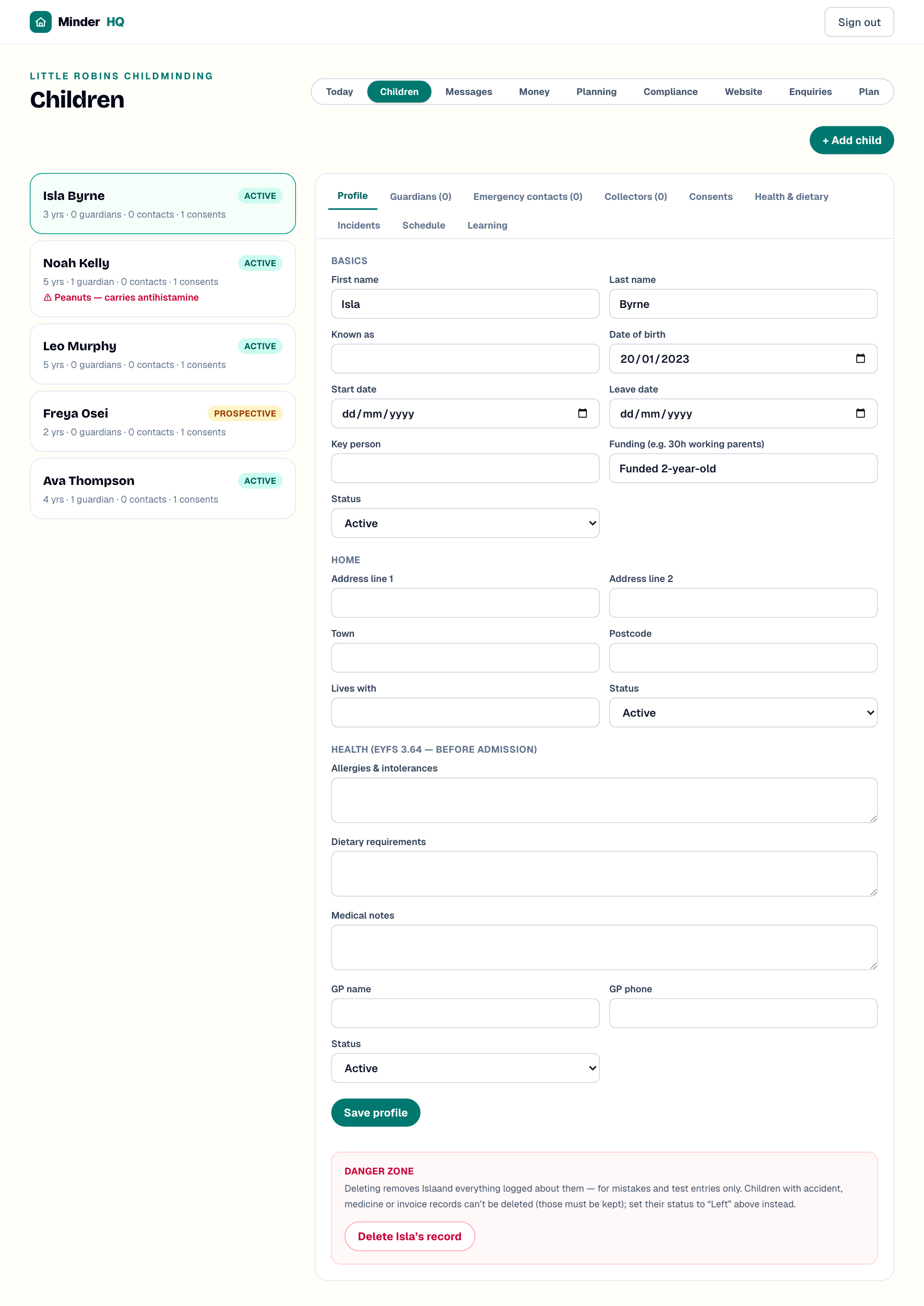 A child's Guardians tab, showing a linked parent with Send invite and Copy parent link buttons